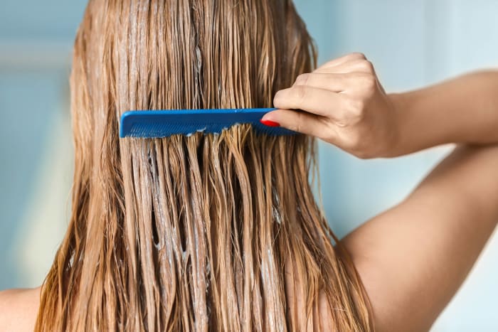 Use a lightweight leave-in conditioner for moisture