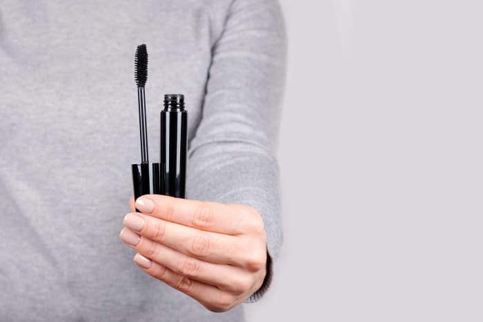 Rejuvenate dried-out mascara with warm water