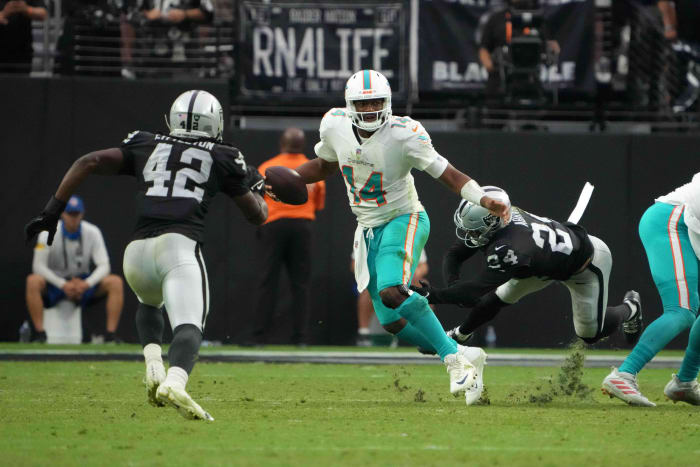 Jacoby Brissett nearly inches Dolphins to win