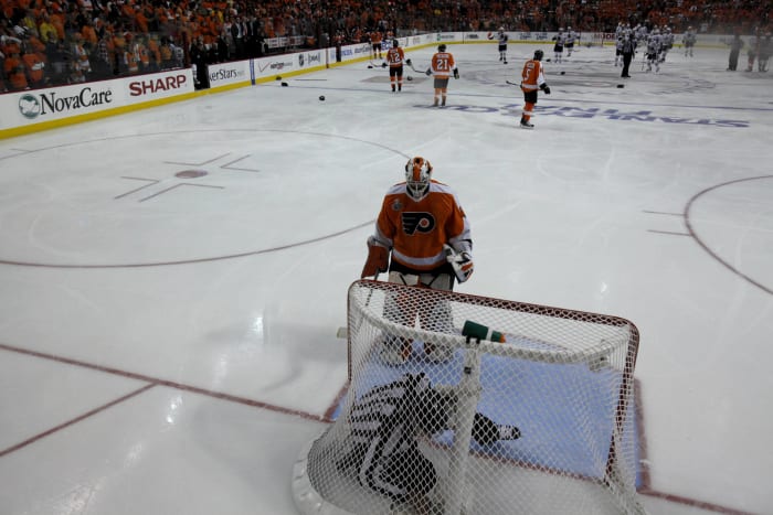 Patrick Kane’s shot disappears