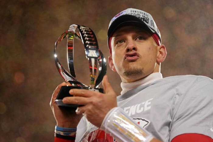 Compromised Mahomes exorcises Bengals demons