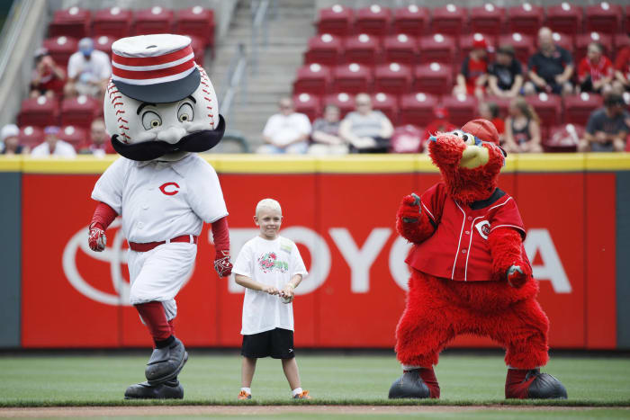 30 pro sports mascots who are gone, but not forgotten