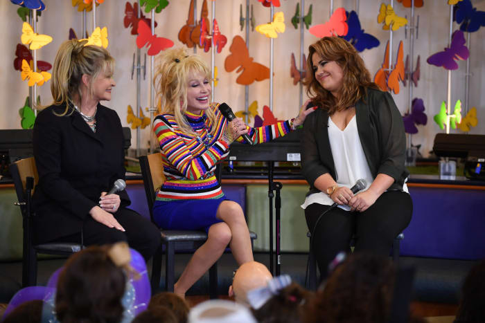 2018: Parton unveils the Hannah Dennison Butterfly Garden at Vanderbilt Children’s Hospital