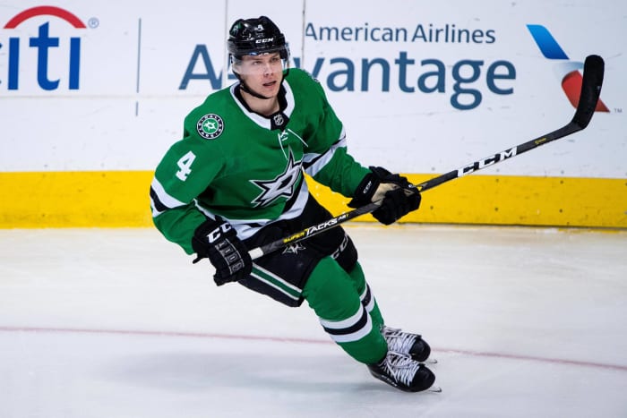 Dallas Stars: +1,700