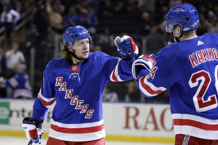 New York Rangers: How do they handle this season?
