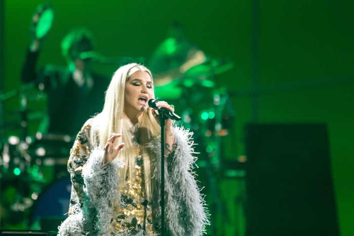 Kesha - "Woman" (2017)