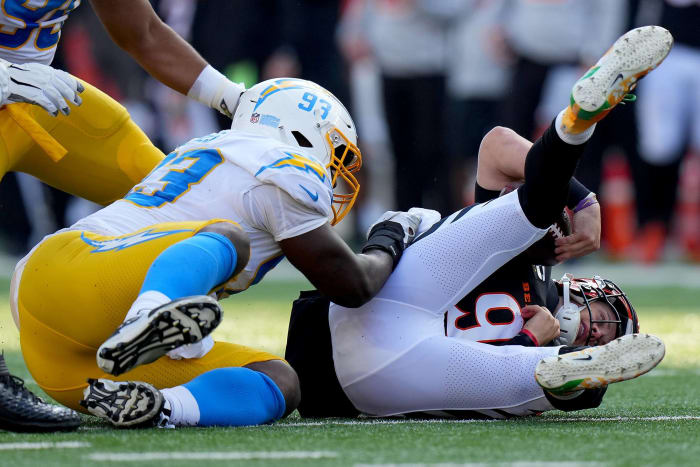 Bengals crumble again amid expectations