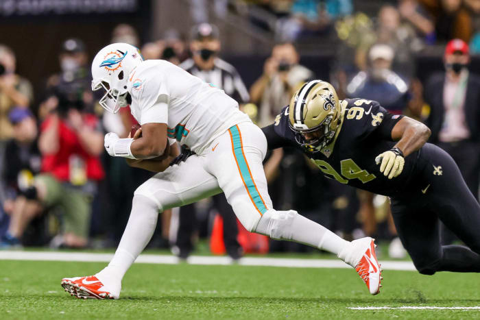 CAROLINA (5-10) AT NEW ORLEANS (7-8) (Sunday, 4:25 p.m. ET)