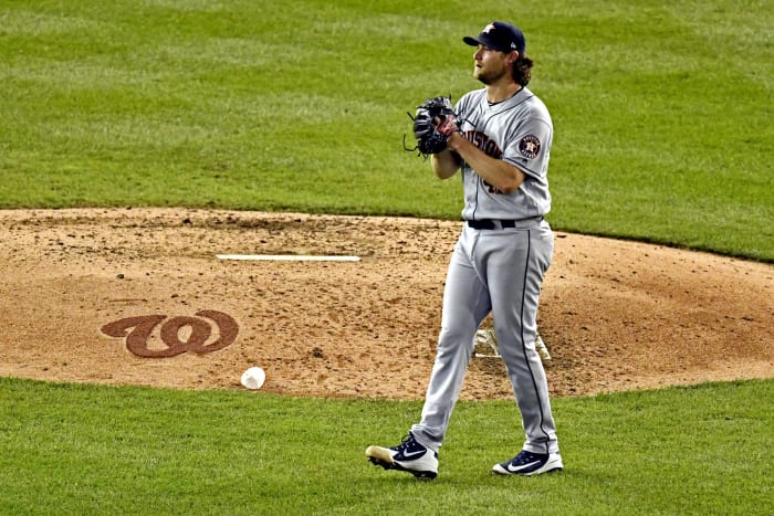 A wardrobe "malfunction" at the World Series