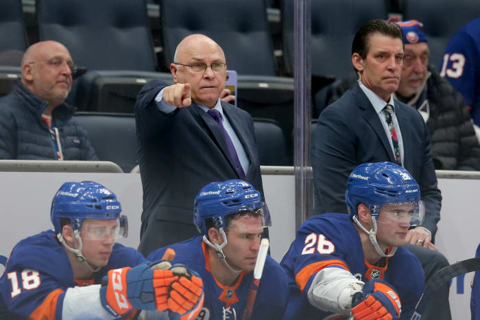 Islanders Team Jersey Signed by (6) with Barry Trotz, Anthony