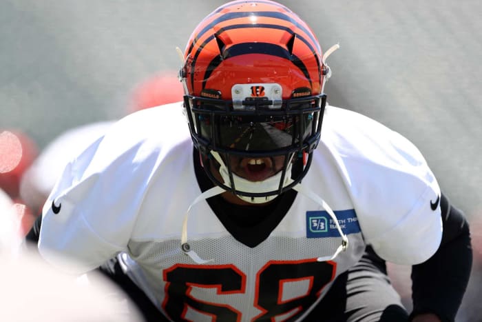 Worst: Bengals re-sign Bobby Hart