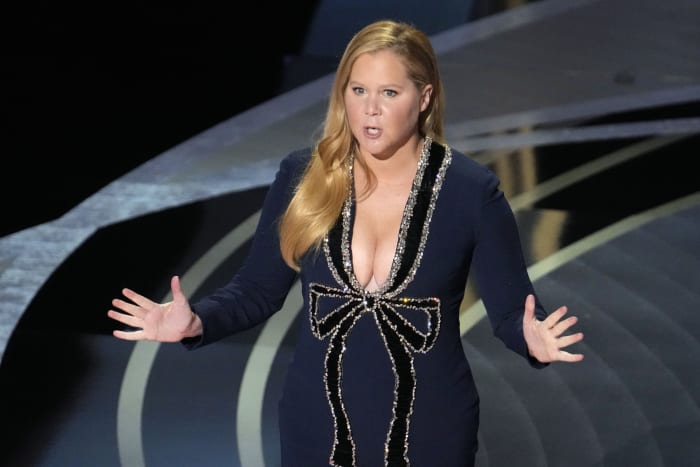 amy-schumer-chuck-schumer These 20 celebrities are surprisingly related