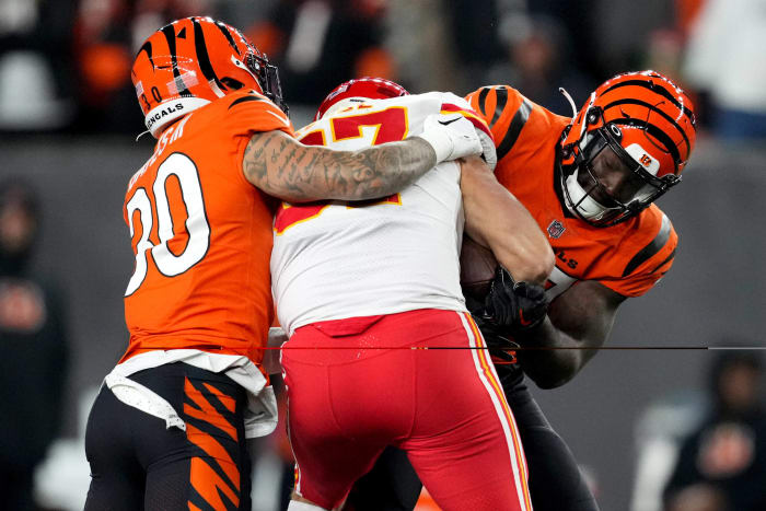 Bengals defense limps to bye week after meltdown against Buccaneers