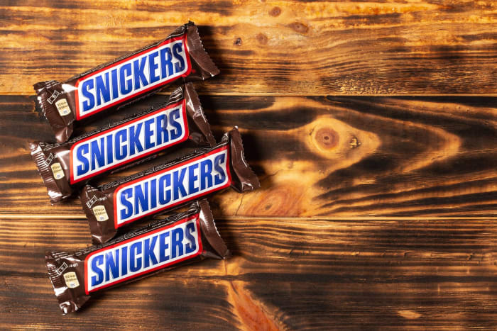 Too sweet: 24 of the oldest candy bars still available | Yardbarker