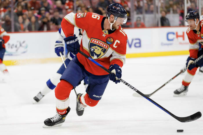 Who are the present captains of each NHL staff? 9 Florida Panthers: Aleksander Barkov