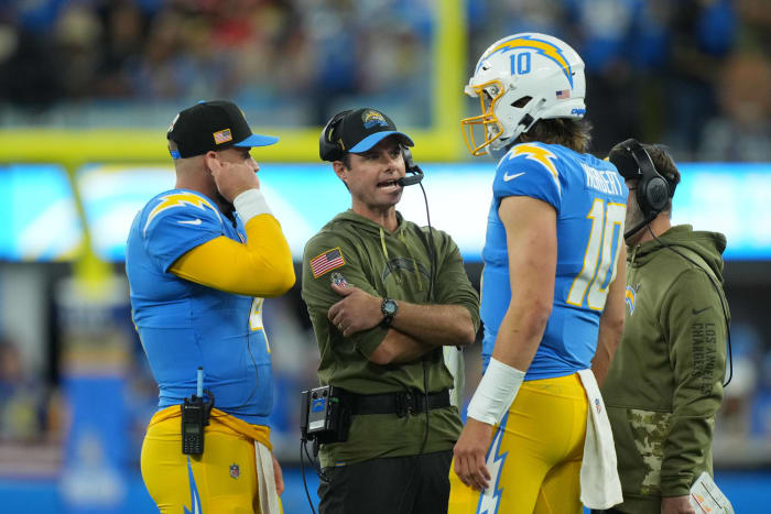 LA CHARGERS (5-5) AT ARIZONA (4-7) (Sunday, 4:05 p.m. ET)