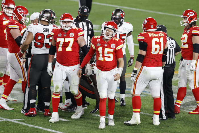 O-line issues catch up to Chiefs at worst time