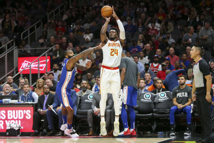 December 9, 2013: Los Angeles Clippers point guard Chris Paul (3) in action  during the NBA game between the Los Angeles Clippers and the Philadelphia  76ers at the Wells Fargo Center in