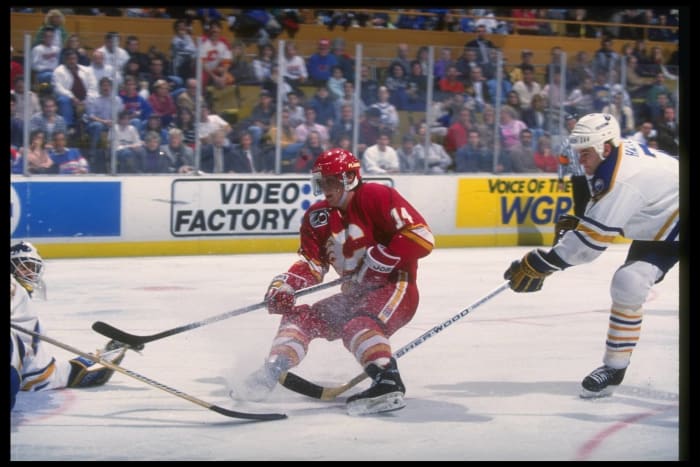 Theoren Fleury, Calgary Flames (166th overall, 1987)