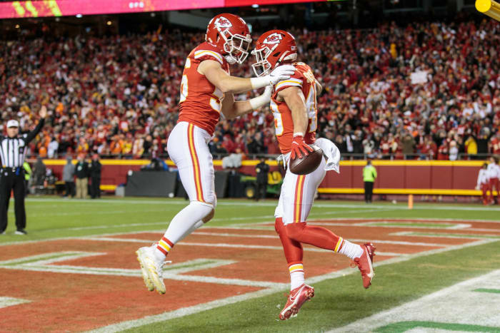 DBs key another Chiefs rivalry win