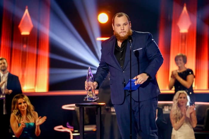 How to watch the 2021 CMA Awards