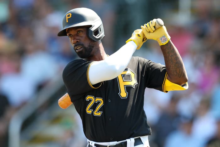 Phillies' Andrew McCutchen thanks God after reaching career milestones