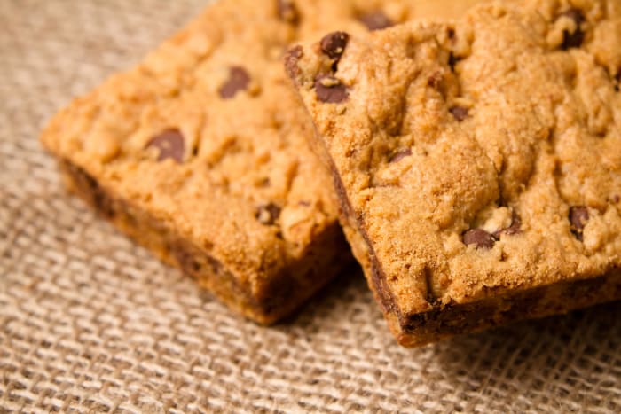 Chocolate chip cookie bars