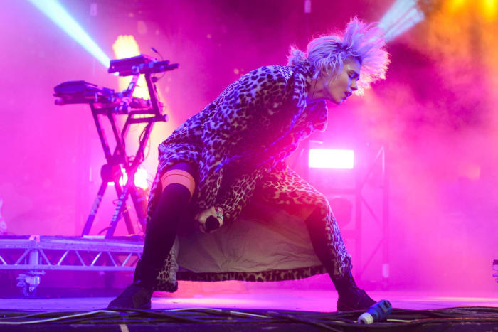 Grimes - Art Angels (2015)