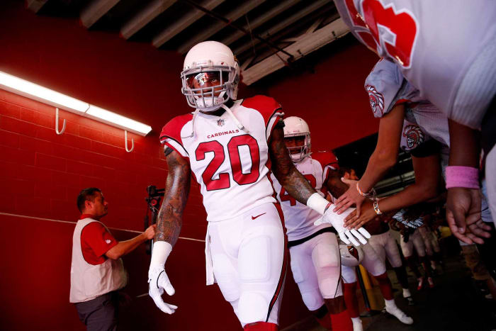 Tampa Bay Buccaneers: signed LB Deone Bucannon