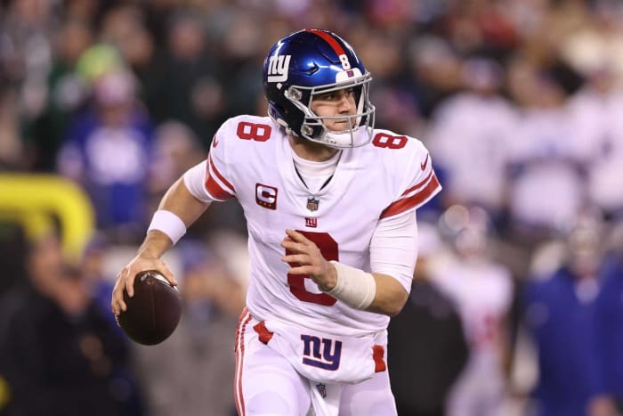 New York Giants: Re-signing Daniel Jones