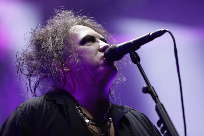 "Pictures of You" (1989)