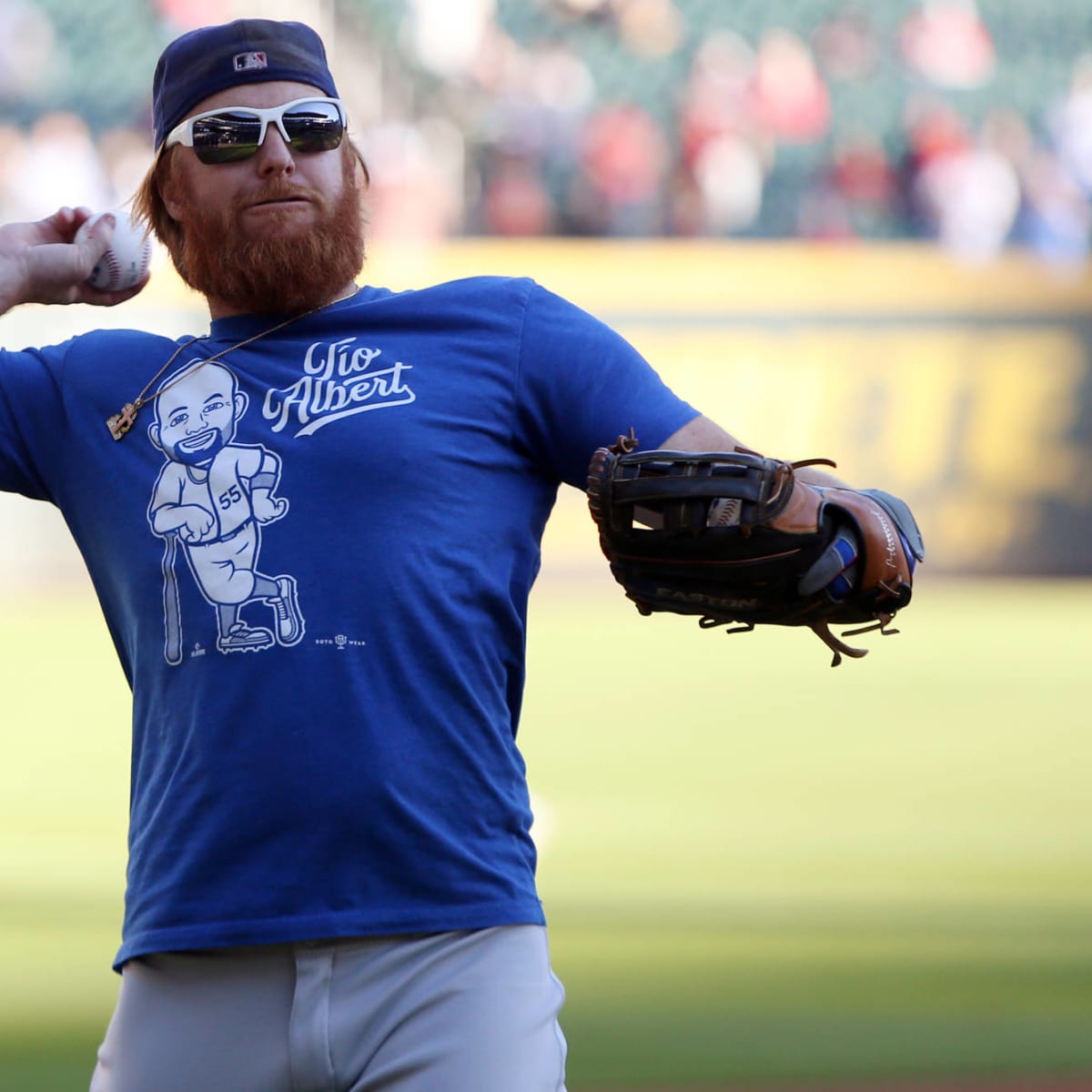 Justin Turner scratched with neck injury for Dodgers in NL Championship  Series