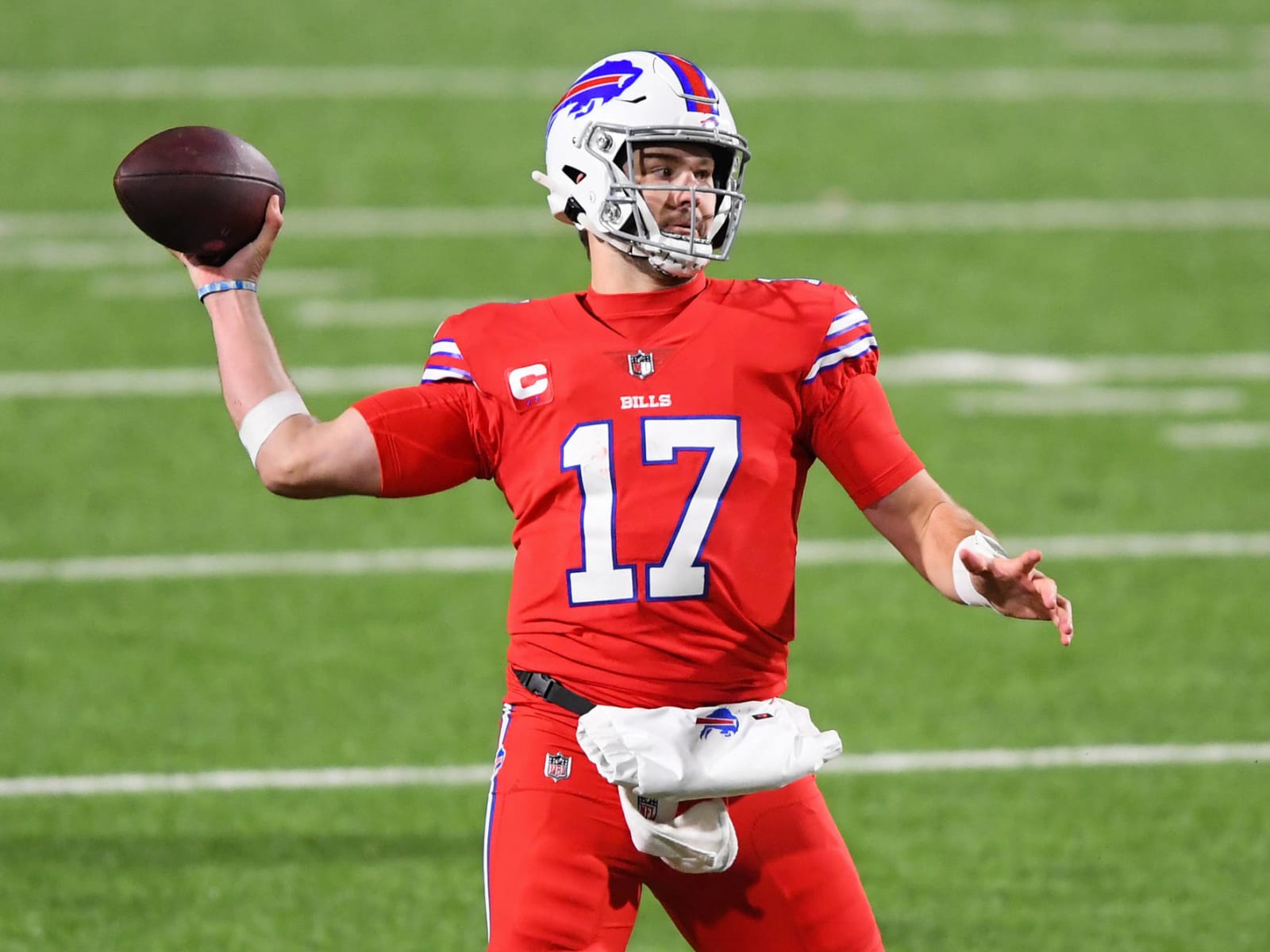 Jim Kelly loves seeing Josh Allen become heir to Bills throne