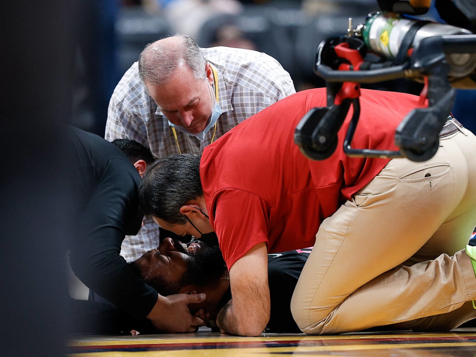 Nikola Jokic ejected after altercation with Markieff Morris, who suffers  apparent neck injury