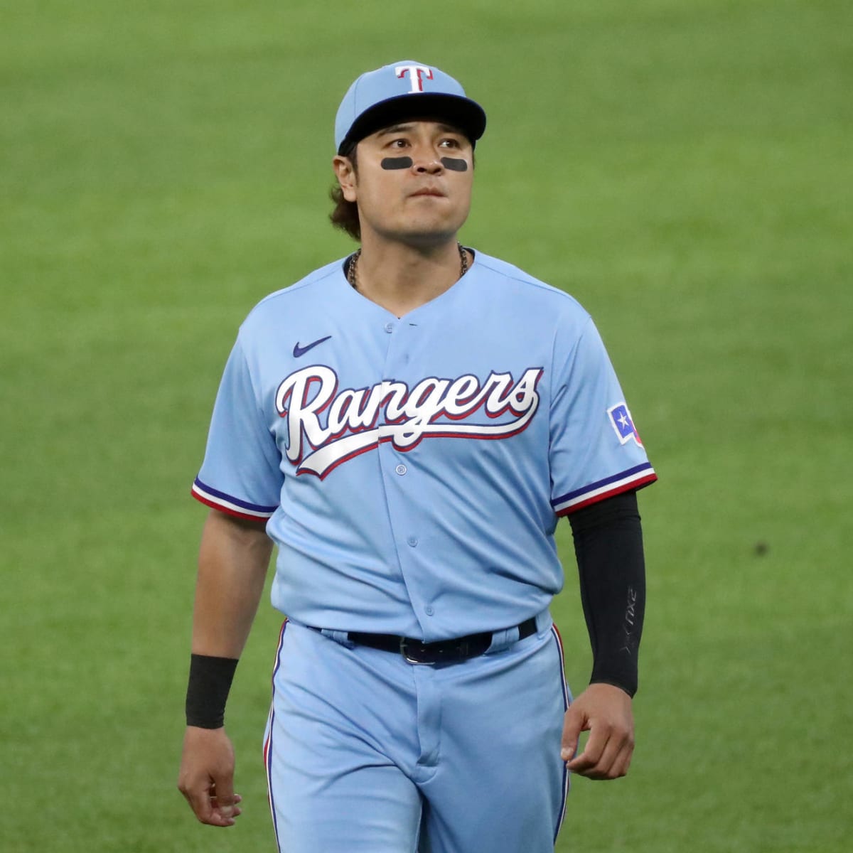 Rangers introduce outfielder Shin-Soo Choo