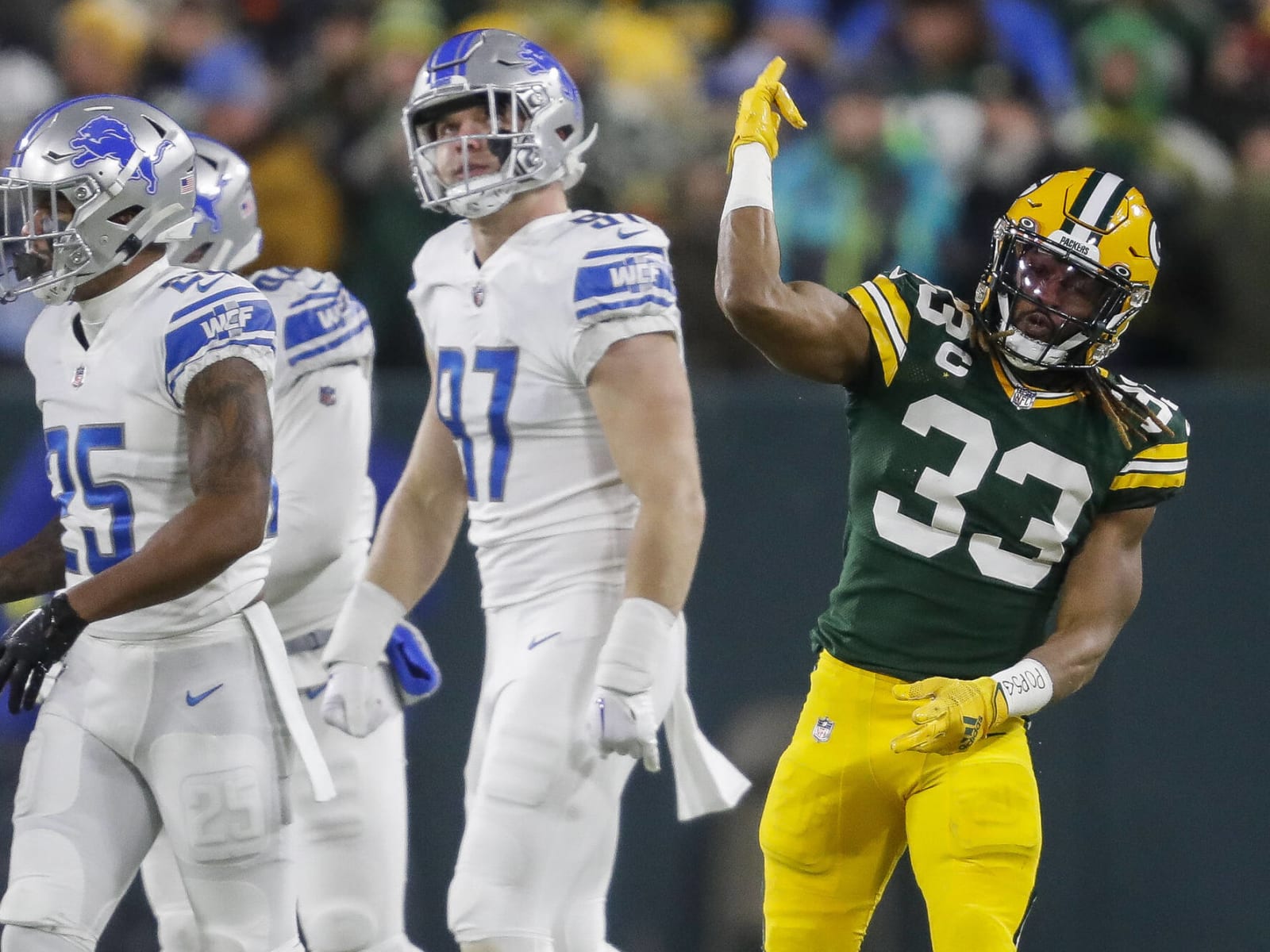 RB Aaron Jones staying with Packers under restructured deal