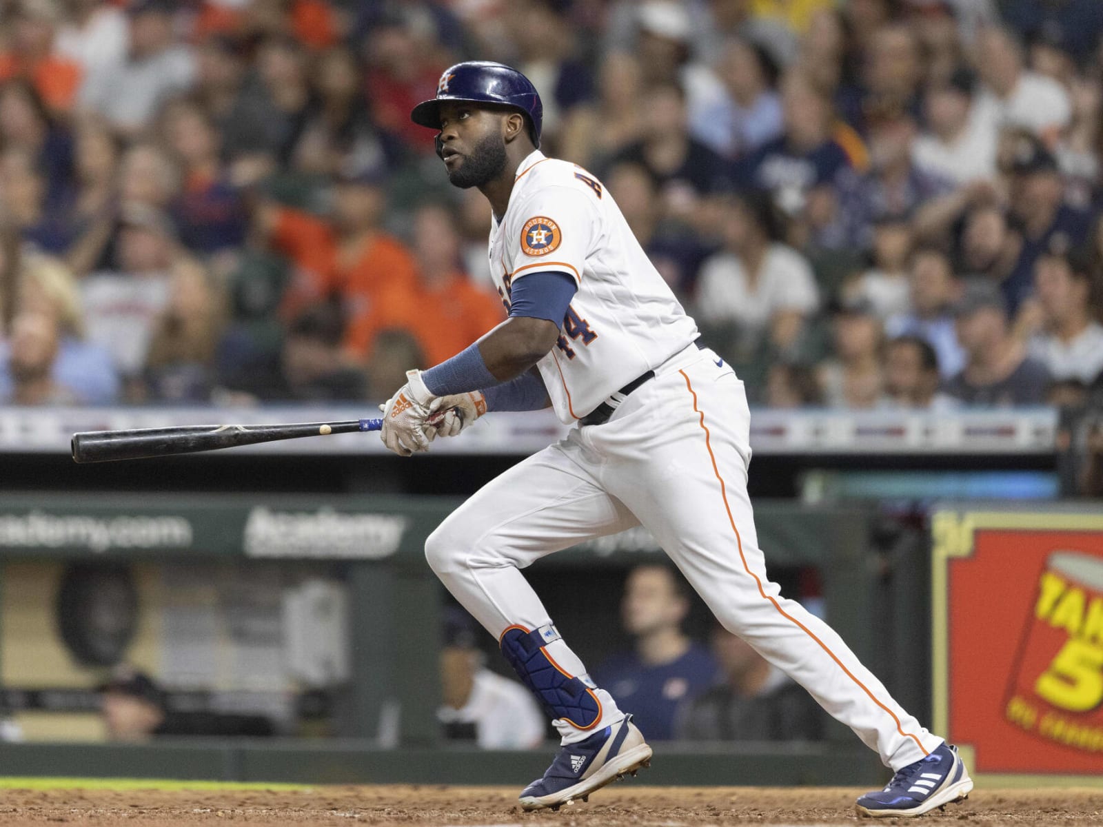 Yordan Alvarez gets 4 strikes in AB during Astros win –