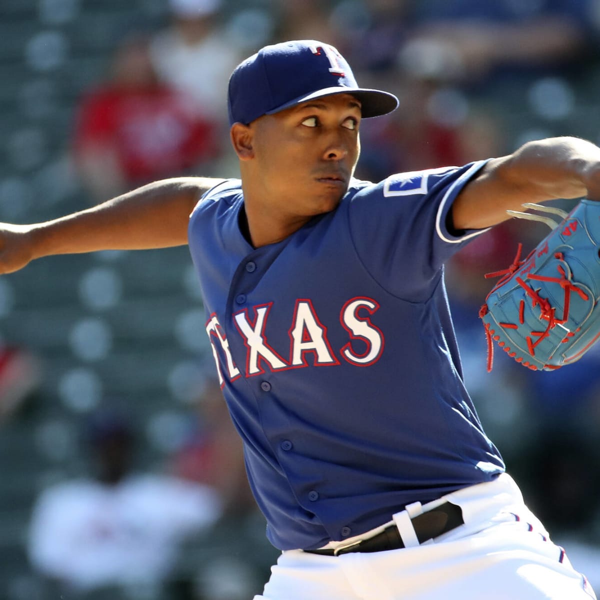 Rangers activate former closer Jose Leclerc from IL