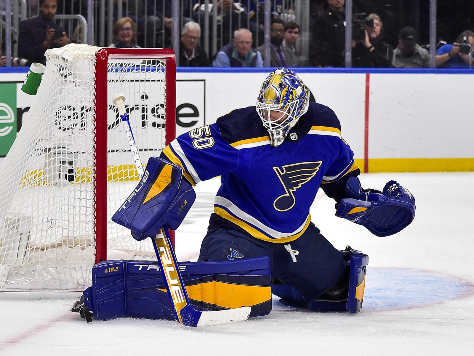 Blues' Binnington suspended 2 games for throwing punch