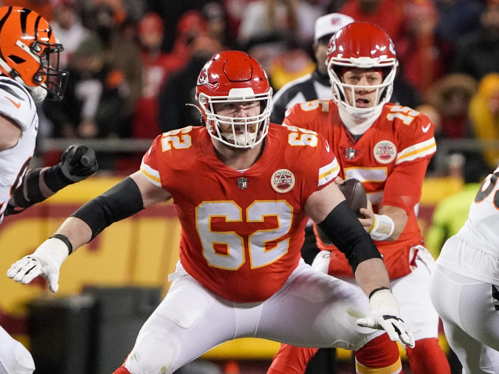 Kansas City Chiefs Linemen Creed Humphrey And Trey Smith Use T