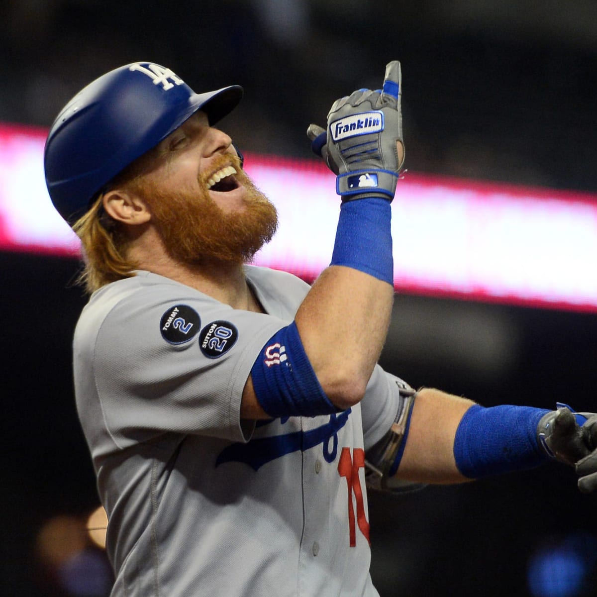 Dodgers News: Dave Roberts Expects Justin Turner To Break Out Of