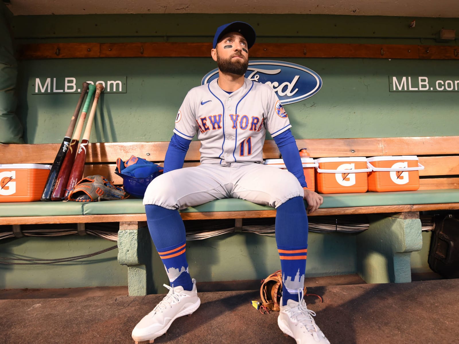 Mets' Kevin Pillar leaves game after gruesome pitch to face