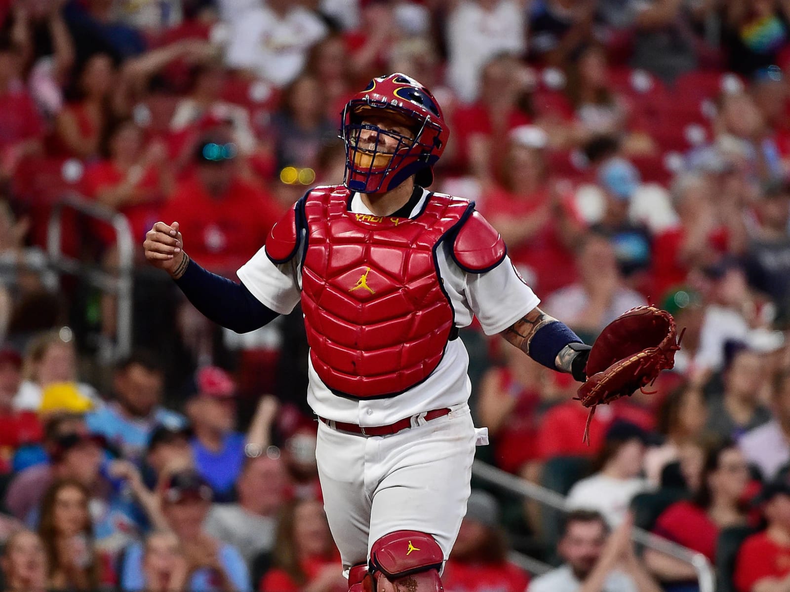 Cardinals re-sign Yadier Molina - MLB Daily Dish