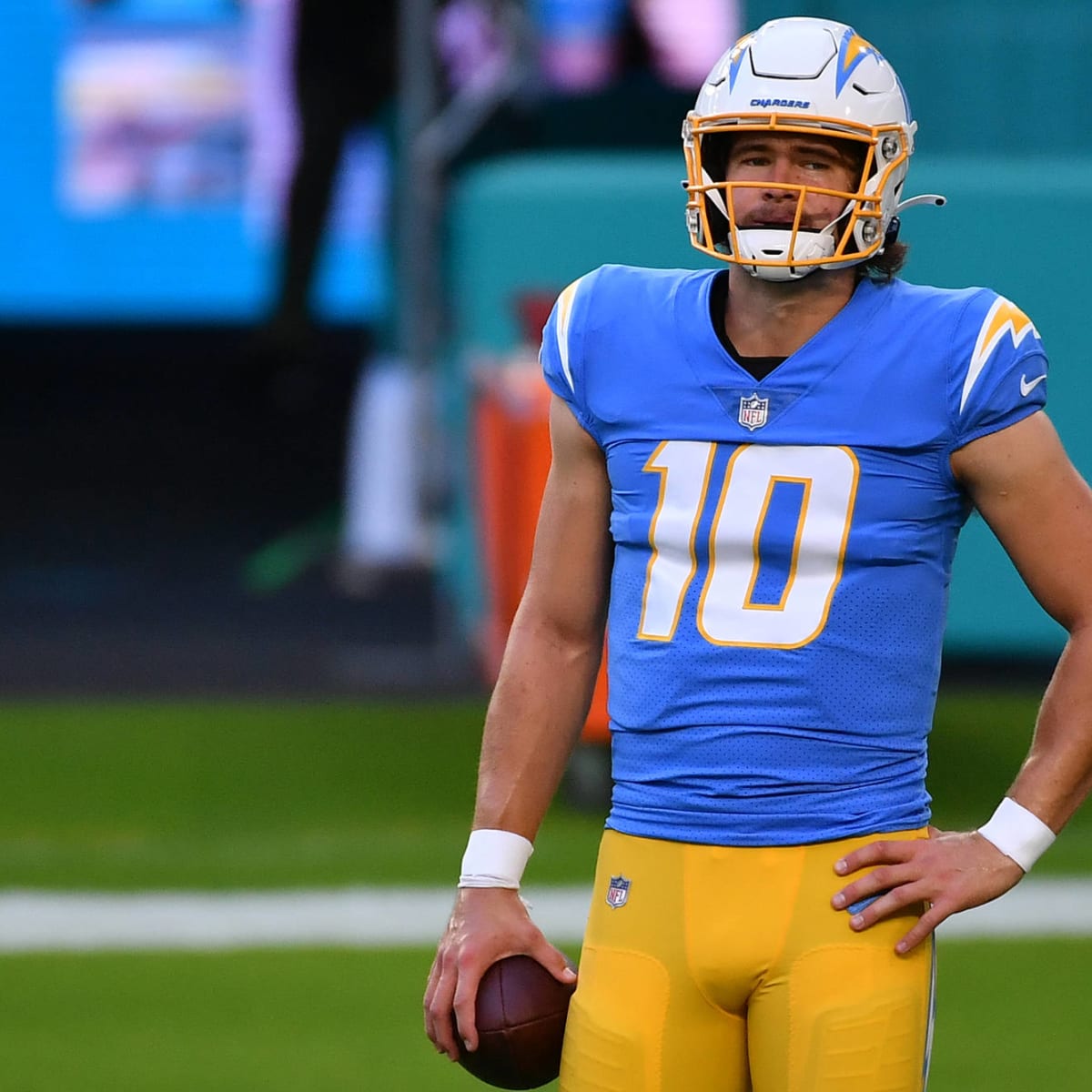 LOOK: Twitter hilariously roasts Chargers' Justin Herbert after