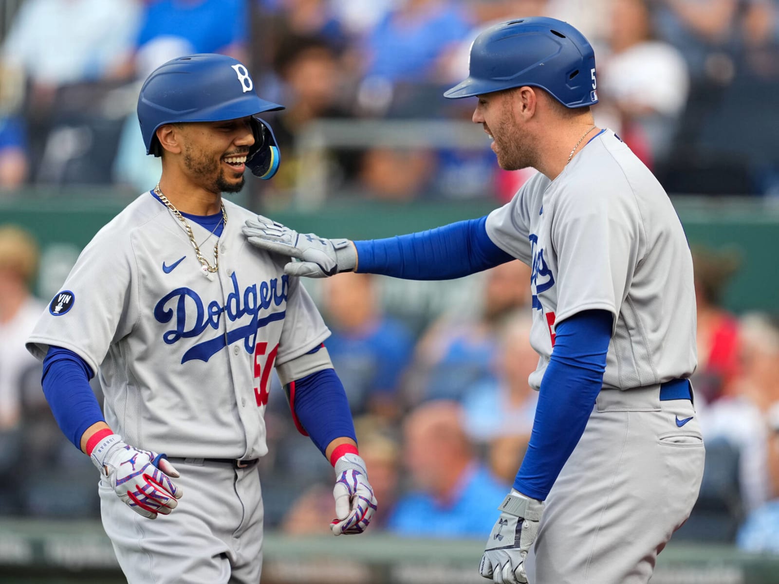 Los Angeles Lakers on X: The @Dodgers take on the Blue Jays on