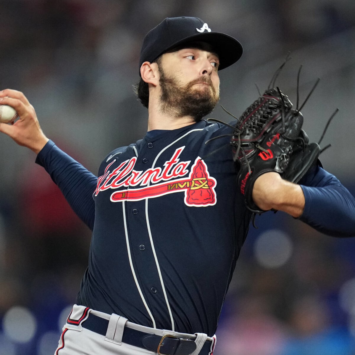 Braves' Ian Anderson suffers oblique strain amid rough season