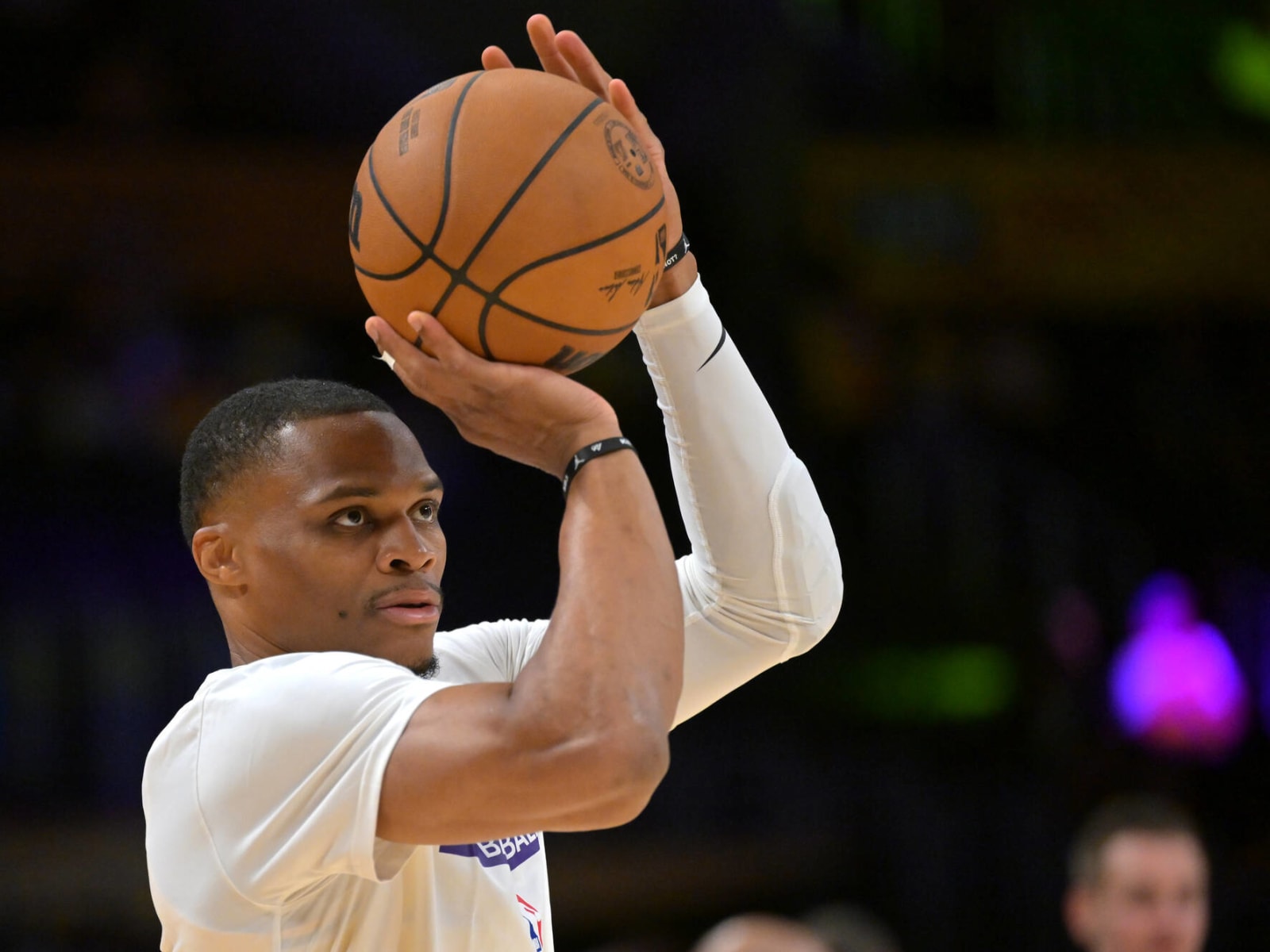 WATCH: Lakers' Russell Westbrook throws first pitch at Dodgers game