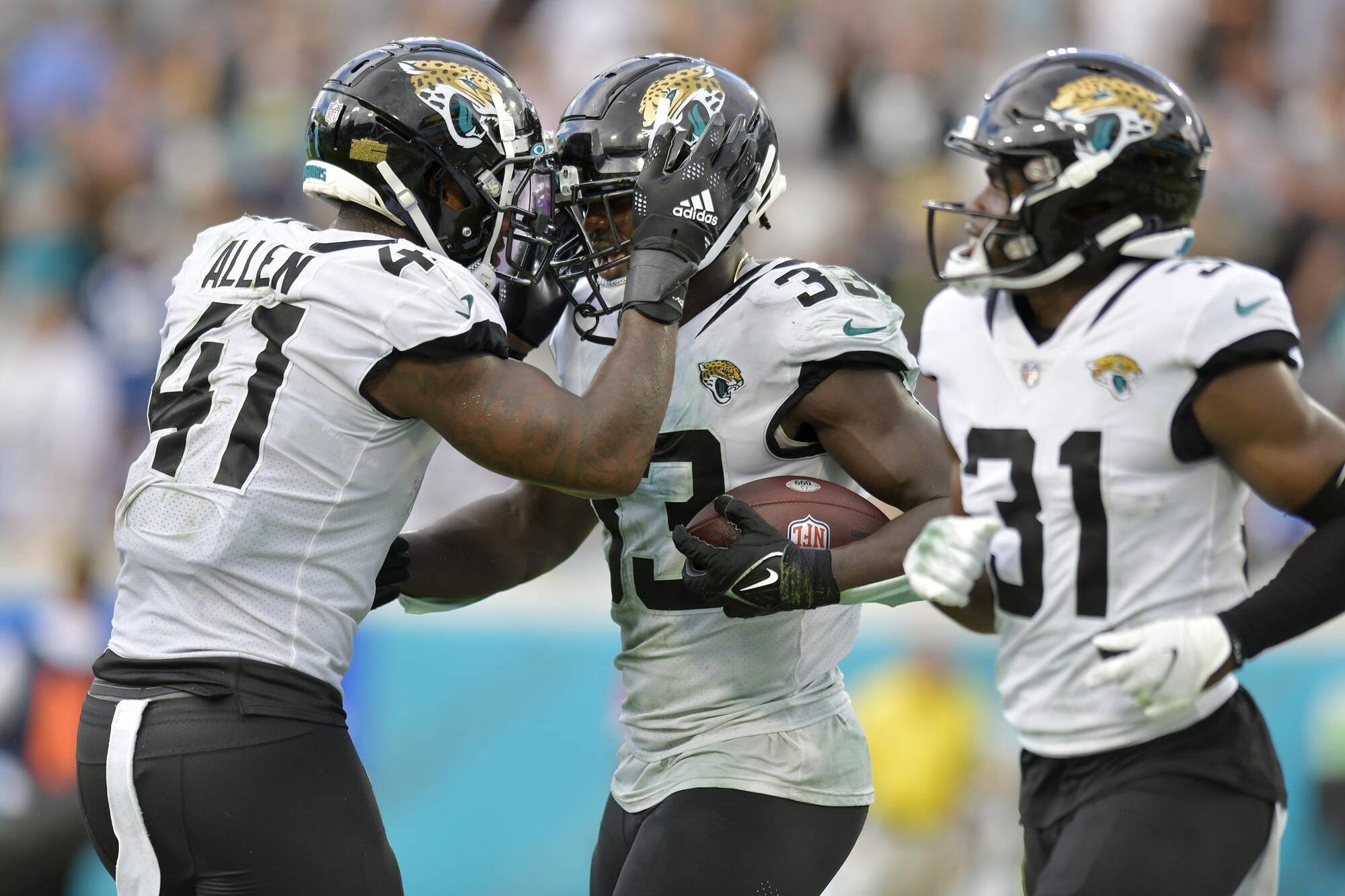 Jaguars pass rush leads way in another Colts rout