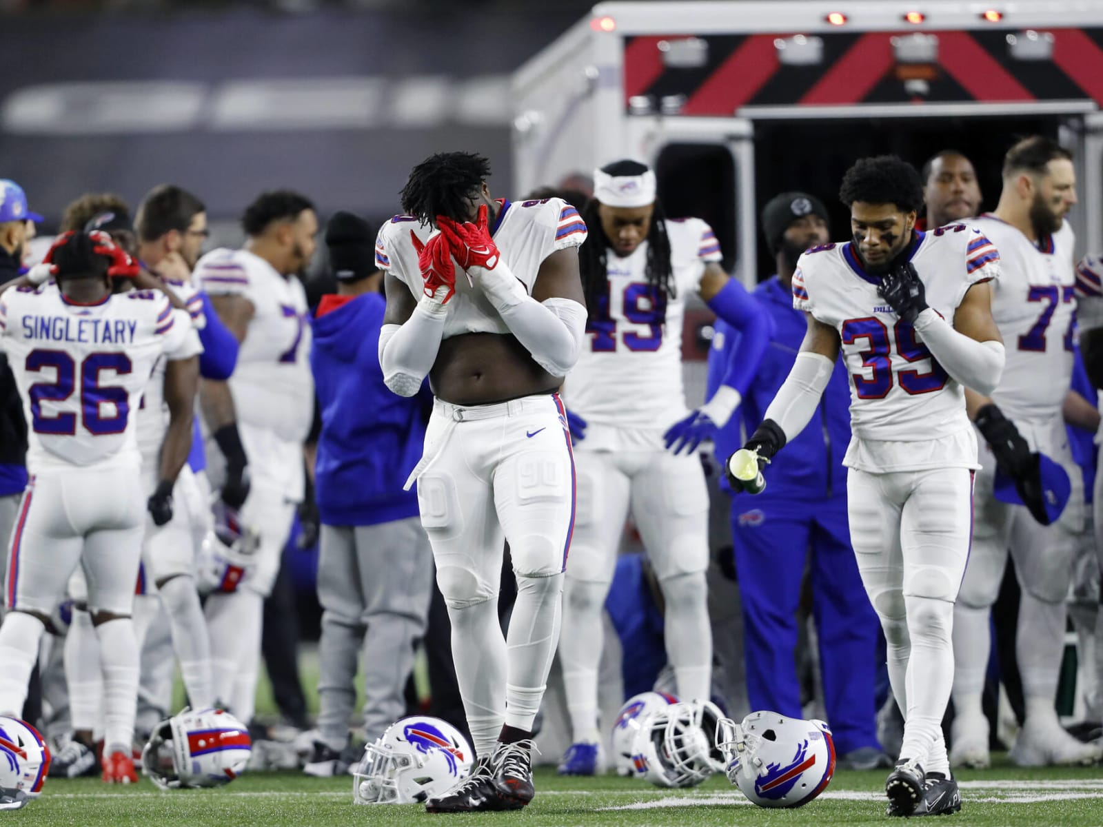 NFL Cancels Bills-Bengals Game That Was Suspended After Damar Hamlin's  Collapse - WSJ