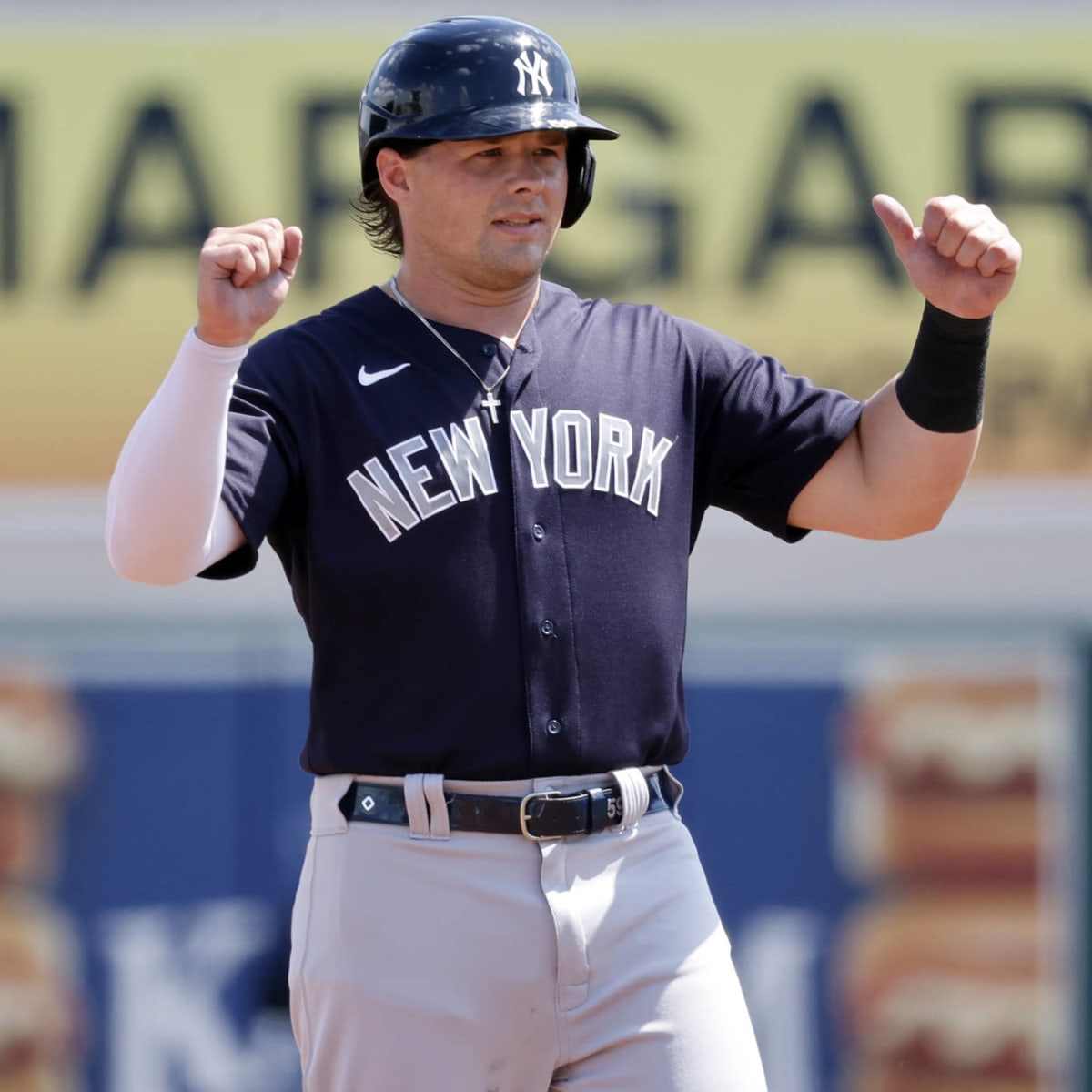 New York Yankees: What does Luke Voit bench press?